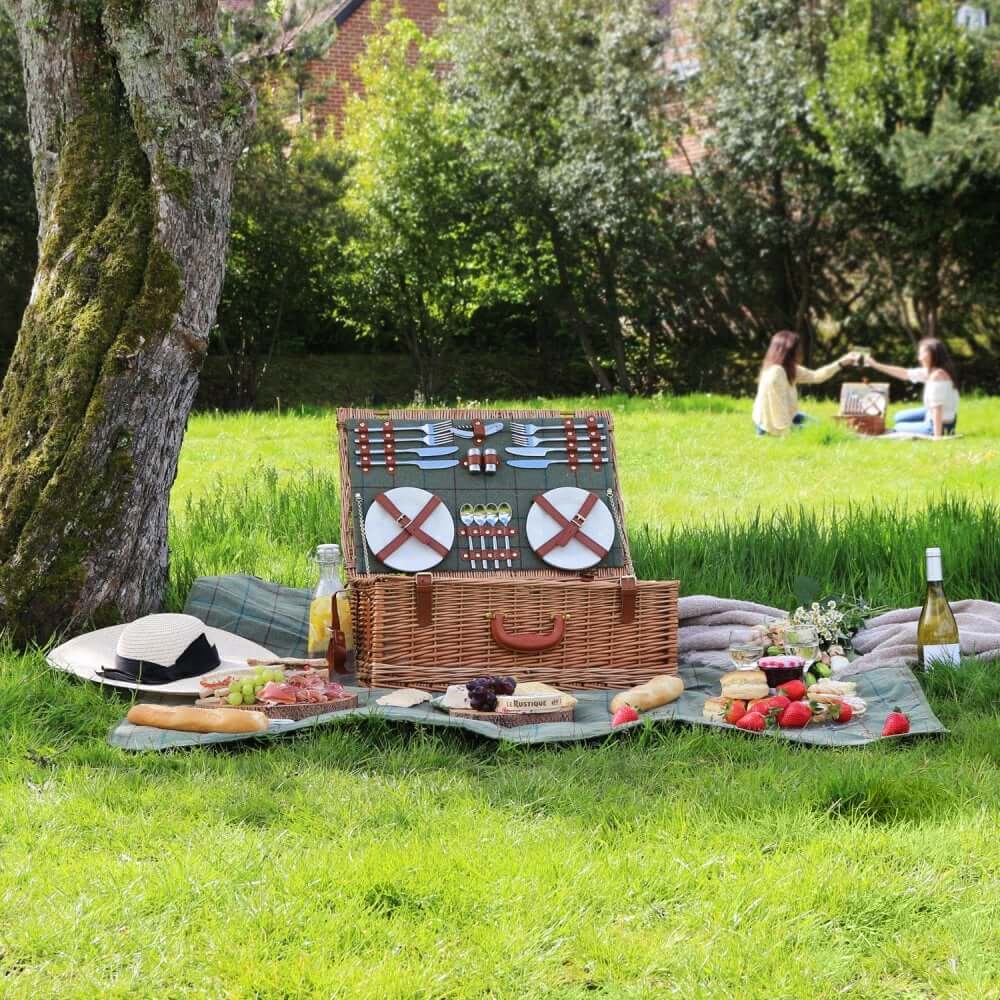 Luxury Picnic Set for Outdoor Dining