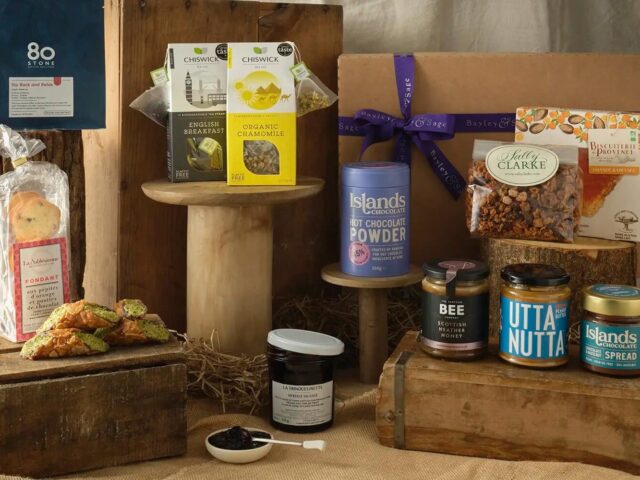 The Art of Assembling a Memorable Thank You Hamper at Home